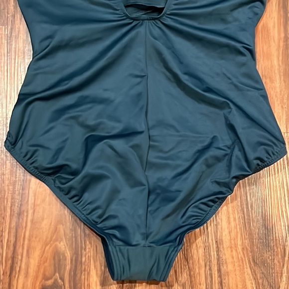 Miraclesuit Must Have Sanibel One Piece - Picture 12 of 16